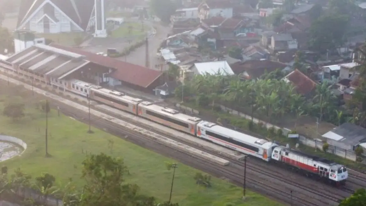 KA Cikuray semakin diminati masyarakat dengan total 2,2 juta pelanggan hingga April 2026. (Antara)
