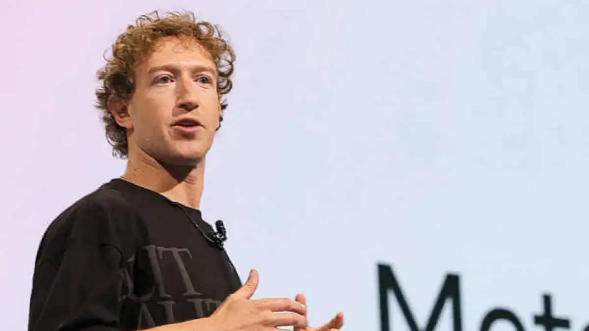 Meta Paksa 7.000 Karyawan Pindah ke Divisi AI, Zuckerberg Percepat Transformasi Besar Hadapi Perang Kecerdasan Buatan. (The Guardian)