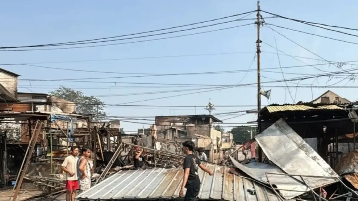 Kebakaran hebat melanda permukiman padat di Kemayoran, Jakarta Pusat. (JawaPos.com)
