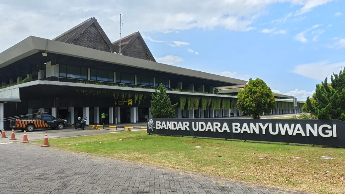 PENUMPANG MENURUN: Bandara Banyuwangi yang terletak di Desa/Kecamatan Blimbingsari, Selasa (2/6). (Zamrozi Wahyu/Radar Banyuwangi)