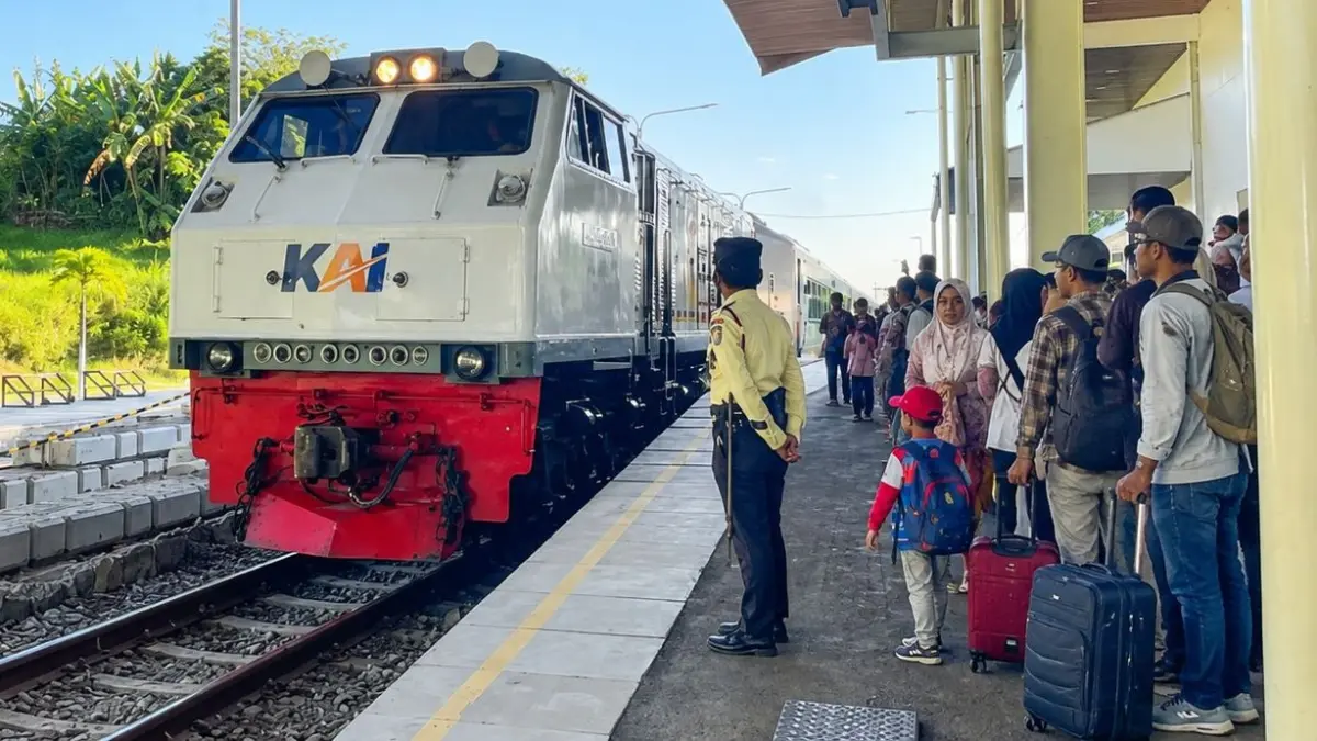 KA Sangkuriang relasi Ketapang-Bandung mencatat 64.248 penumpang selama sebulan pertama operasi. (KAI)
