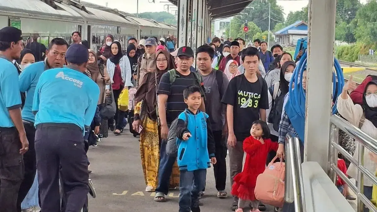KAI Daop 1 Jakarta mencatat lebih dari 588 ribu pelanggan kereta api jarak jauh selama libur panjang Idul Adha, Waisak, dan Hari Lahir Pancasila 2026. (Antara)