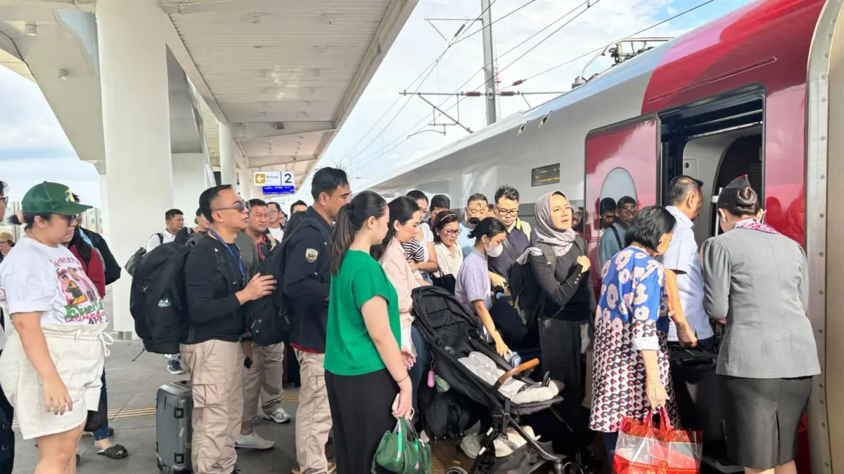 KCIC optimistis Whoosh tetap diminati meski Bandara Husein Sastranegara Bandung berpotensi kembali beroperasi. (KCIC)