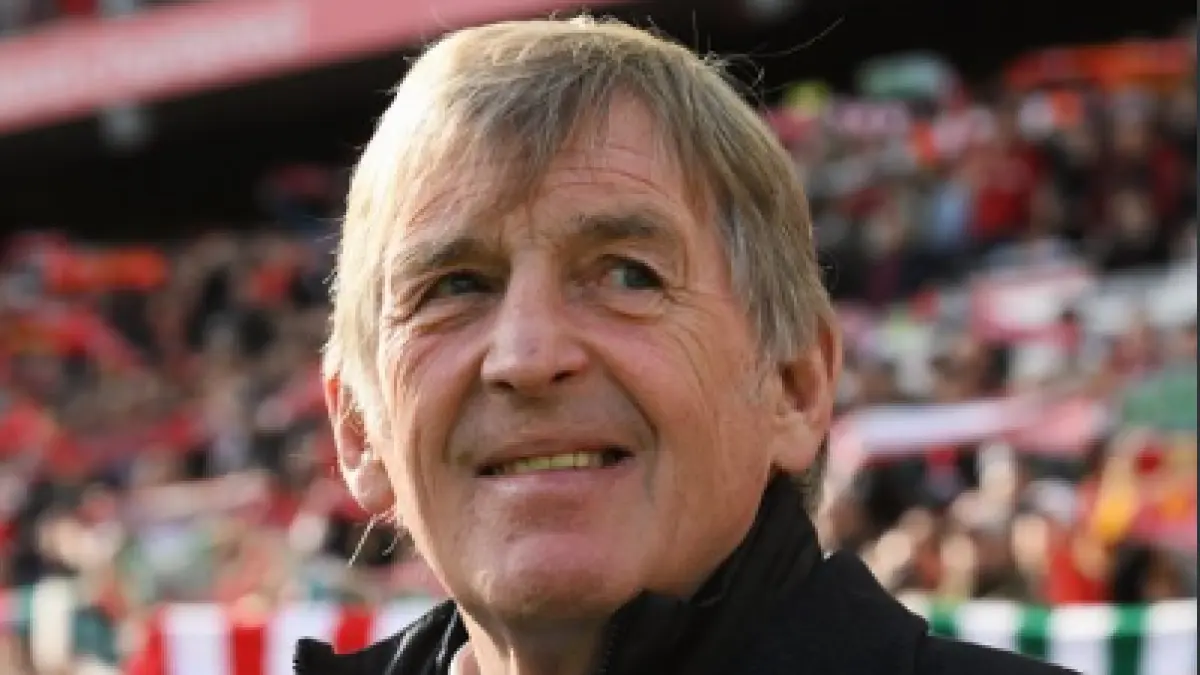 SAKIT: Legenda Liverpool Sir Kenny Dalglish tengah berjuang dengan penyakit kanker