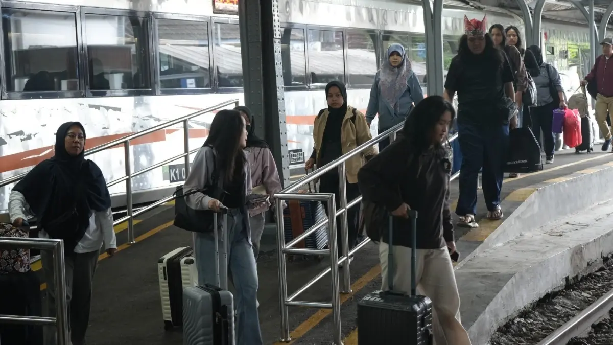 KA Pandalungan genap tiga tahun beroperasi. (KAI)