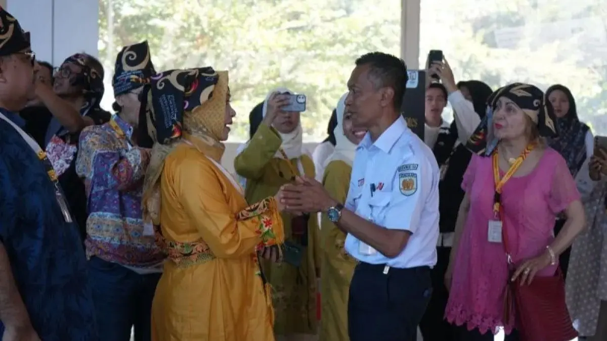 KAI Divre II Sumbar menyambut 250 delegasi dari 36 negara peserta IMLF 2026 di Stasiun BIM. (Antara)