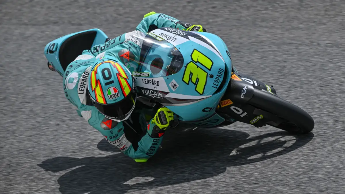 Adrian Fernandez Kehilangan Hasil Enam Balapan Usai FIM Temukan Dugaan Manipulasi Mesin. (motogp.com)