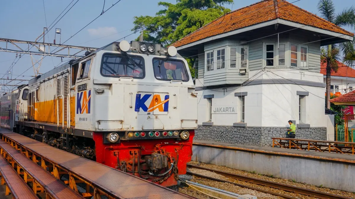 KAI memberikan diskon tiket kereta ekonomi komersial sebesar 30 persen selama libur sekolah 2026. (Pexels/Noel Snpr)