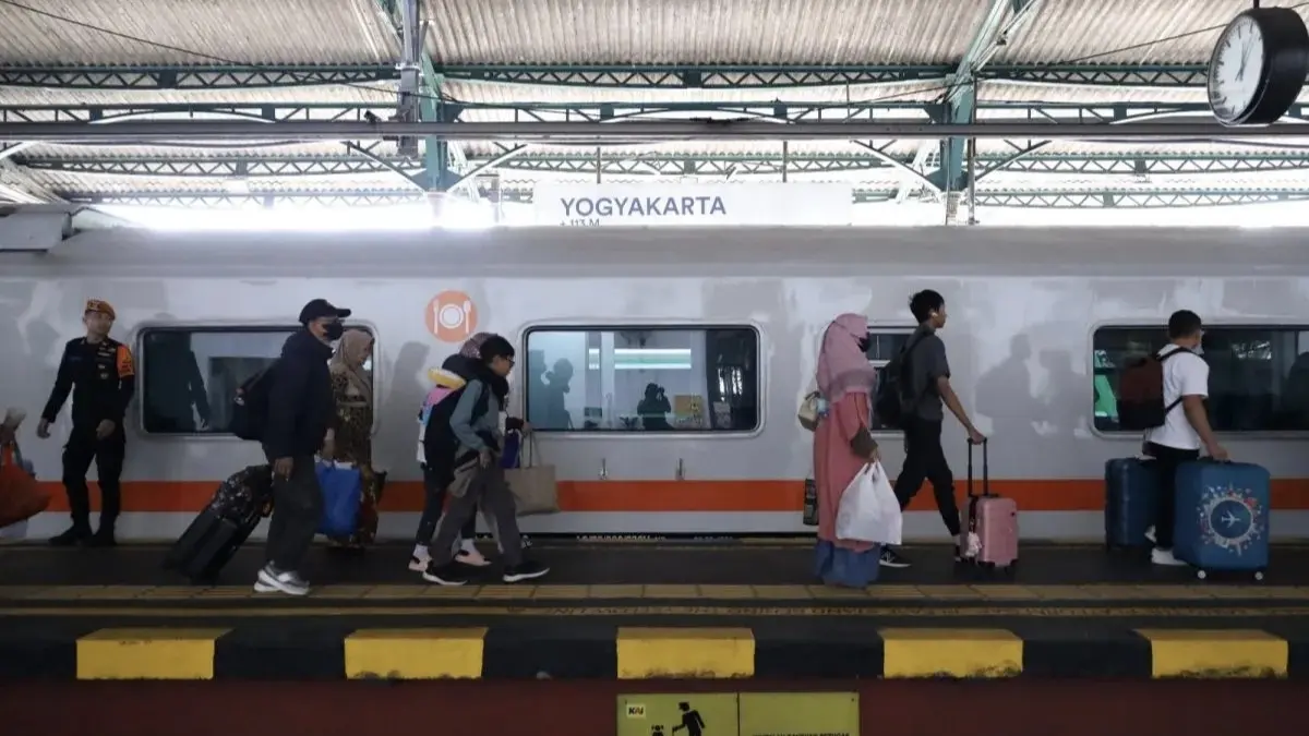 KAI Daop 6 Yogyakarta menghadirkan diskon tiket kereta ekonomi komersial sebesar 30 persen selama libur sekolah. (Antara)
