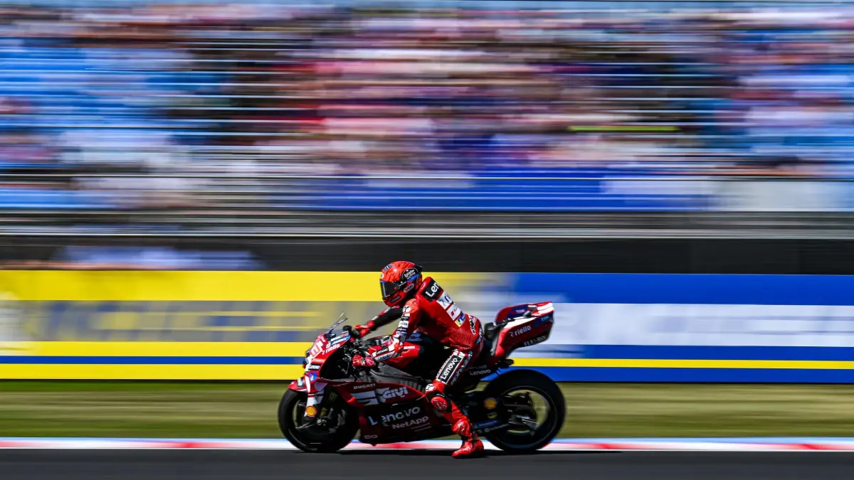 Marc Marquez merebut pole position MotoGP Balaton Park meski sempat terjatuh di Q2. (MotoGP)