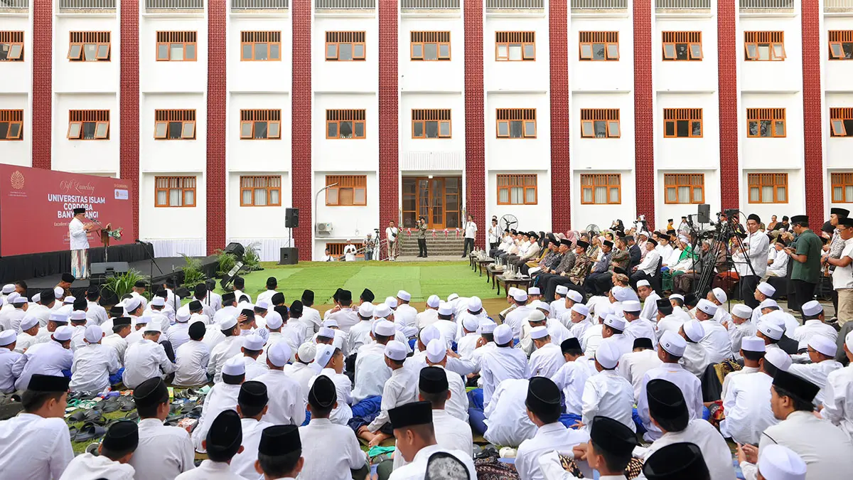 Ribuan santri dan civitas akademika mengikuti kegiatan di kampus Universitas Islam Cordoba Banyuwangi. (Dok. Universitas Islam Cordoba Banyuwangi)