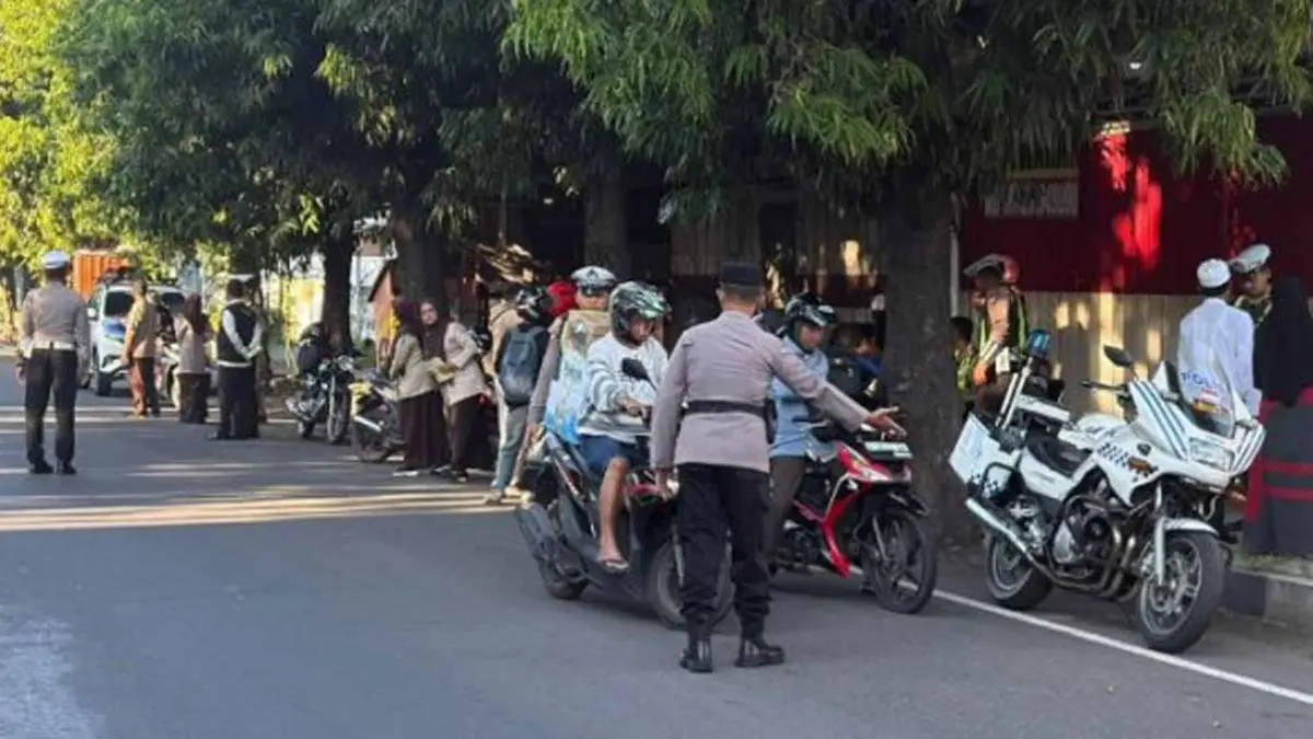 Tekan Angka Kecelakaan, Satlantas Polres Situbondo Gelar Razia Gabungan di Jalan Argopuro. (tribratanews.situbondo.jatim.polri.go.id)
