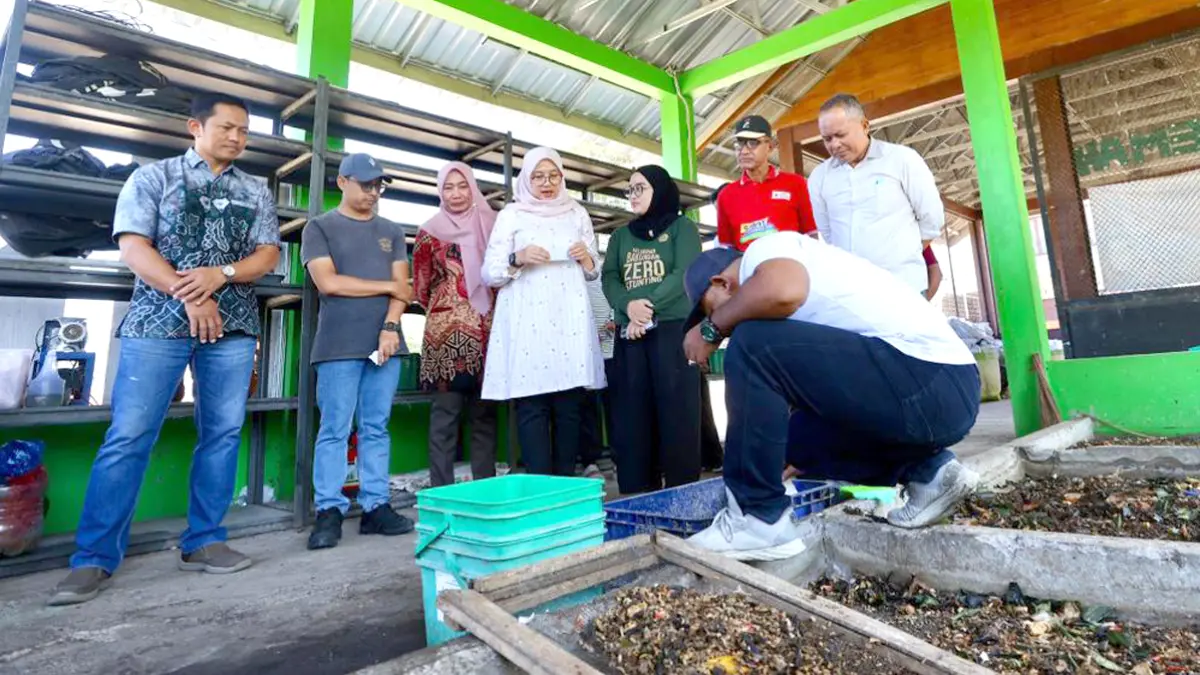 Bakungan Banyuwangi sukses mengolah 2 ton sampah per hari menjadi maggot, kompos, dan tabungan digital yang mendatangkan nilai ekonomi. (banyuwangikab.go.id)