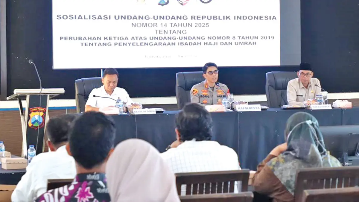 PENCEGAHAN: Kapolresta Kombespol Rofiq Ripto Himawan memimpin sosialissi UU Nomor 14 Tahun 2025 dan rakor bersama lintas elemen di Mapolresta Banyuwangi. (Humas Polresta Banyuwangi)