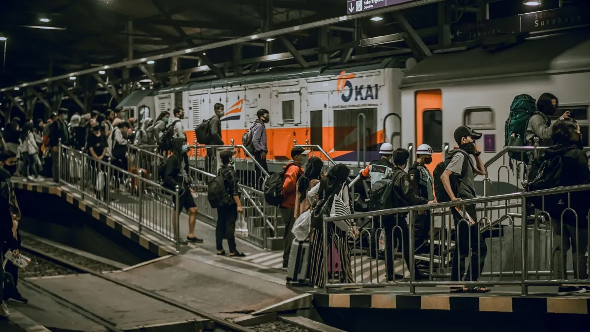 Diskon tiket kereta api 30 persen untuk liburan sekolah mulai diserbu masyarakat. (Pexels/M Adriyawan)