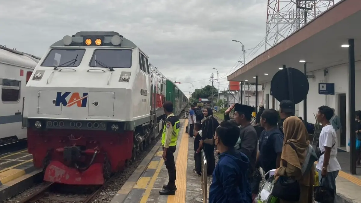 KA Blambangan Ekspres relasi Ketapang–Pasarsenen masuk lima besar kereta favorit program diskon 30 persen KAI selama libur sekolah 2026. (KAI)