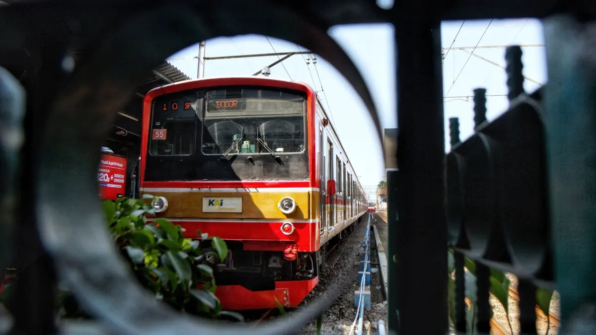 Sebanyak 908 unit KRL Jabodetabek masih berusia 34 hingga 41 tahun. (Pexels/Heru Dharma)