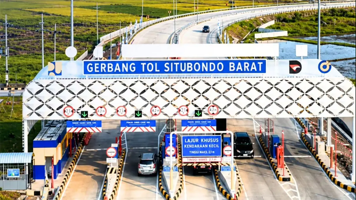Jalan Tol Probolinggo–Situbondo–Banyuwangi adalah salah satu jalan tol dengan panorama indah. (Facebook @PUPR BPJT)