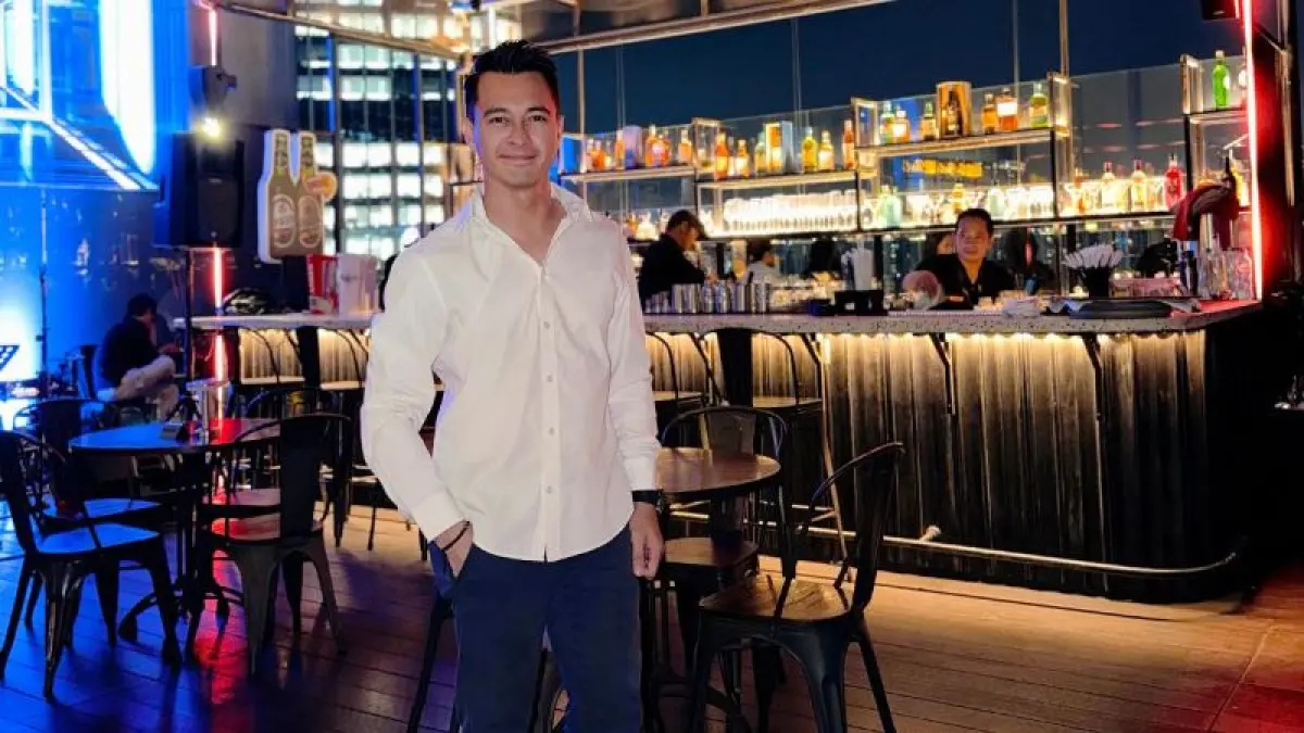 KONFLIK : Eza Gionino melayangkan pukulan kepada Roby Tremonti saat sesi perkenalan Ancol Championship.(Instagram:@ezagio)
