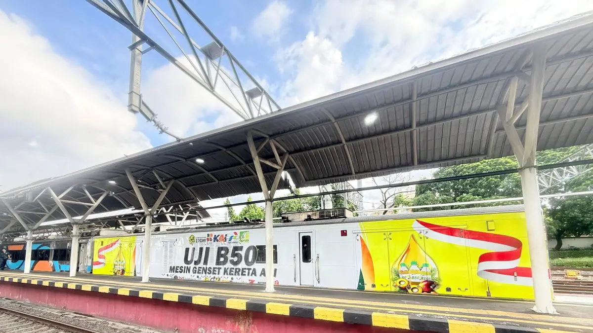 KAI mempercepat transisi energi melalui penggunaan biodiesel hingga B50. (Antara)