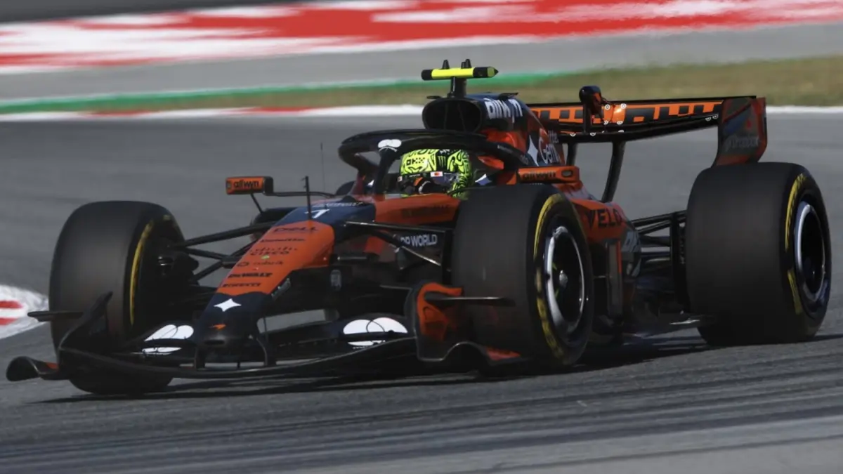 Lando Norris memimpin FP2 GP Barcelona-Catalunya dengan keunggulan hanya 0,009 detik atas George Russell. (F1)