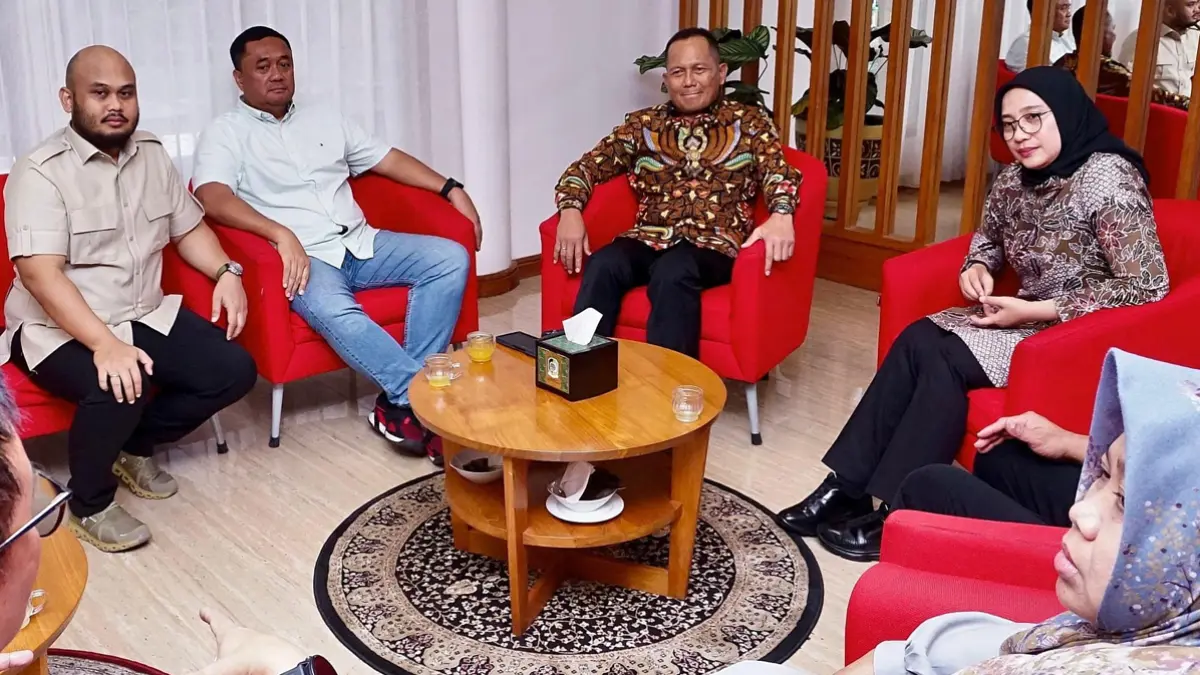 Pangkopassus Utus Mayjen Putra temui Bupati Ipuk Fiestiandani di Banyuwangi, fokus perkuat jagung Nasional. (banyuwangikab.go.id)