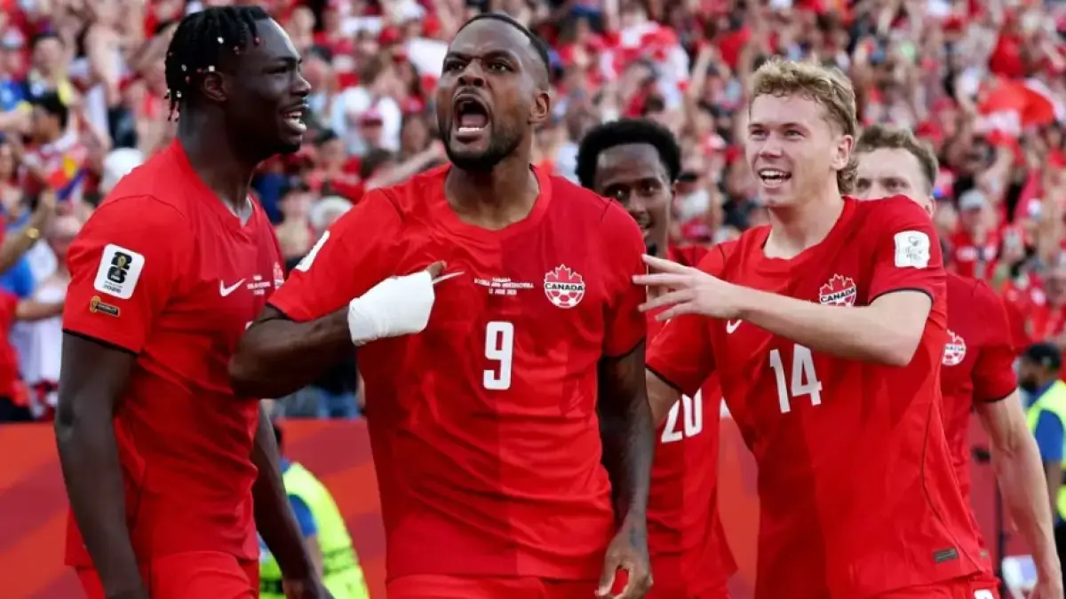 Pemain Kanada merayakan gol ke gawang Bosnia yang memaksakan hasil imbang dan menjadi poin pertama Canada di Piala Dunia 2026. (FIFA)