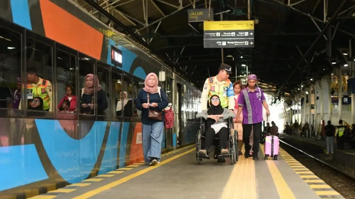 KAI Daop 6 Yogyakarta menambah tiga perjalanan kereta api selama libur Tahun Baru Islam 2026. (Antara)