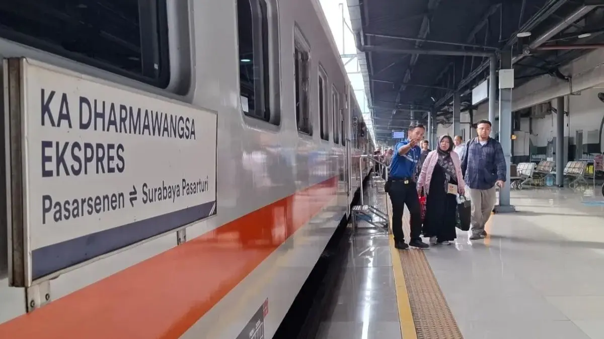 Penumpang KA Dharmawangsa mencapai 180.784 orang sepanjang Januari-Mei 2026. (Antara)