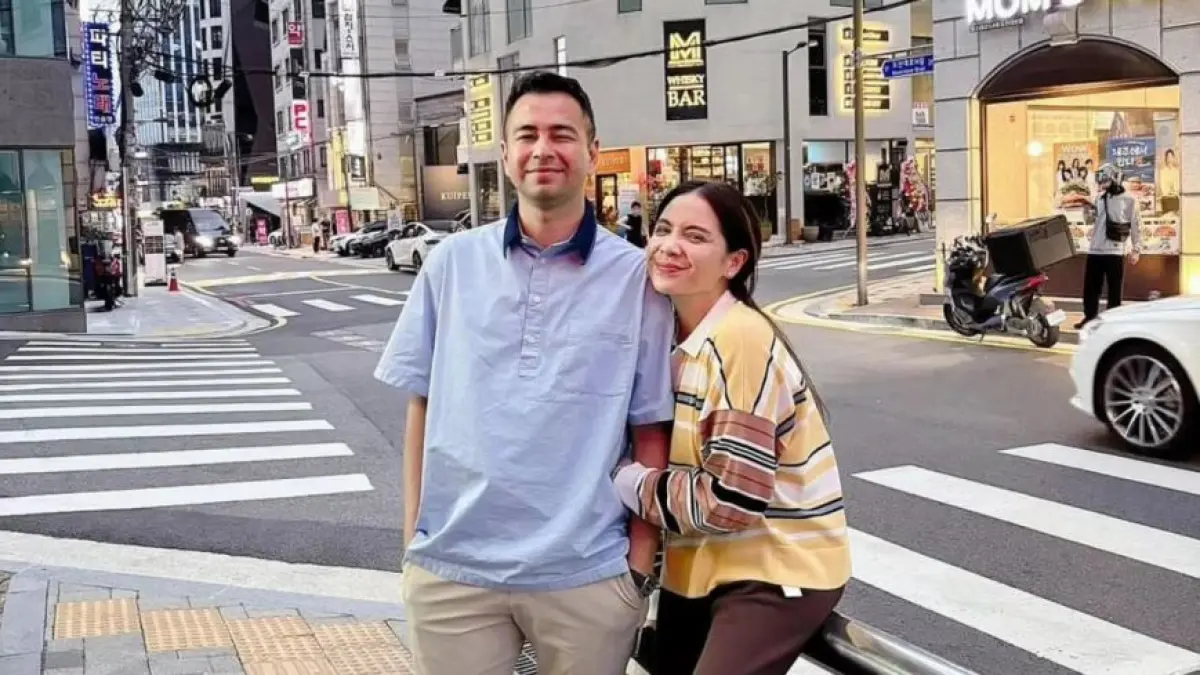 AKUISIS SAHAM : Saham VISI langsung melonjak lebih dari 17 persen pasca Raffi Ahmad dan Nagita Slavina pemegang kendali.(Instagram:@rafinagitha.1717)