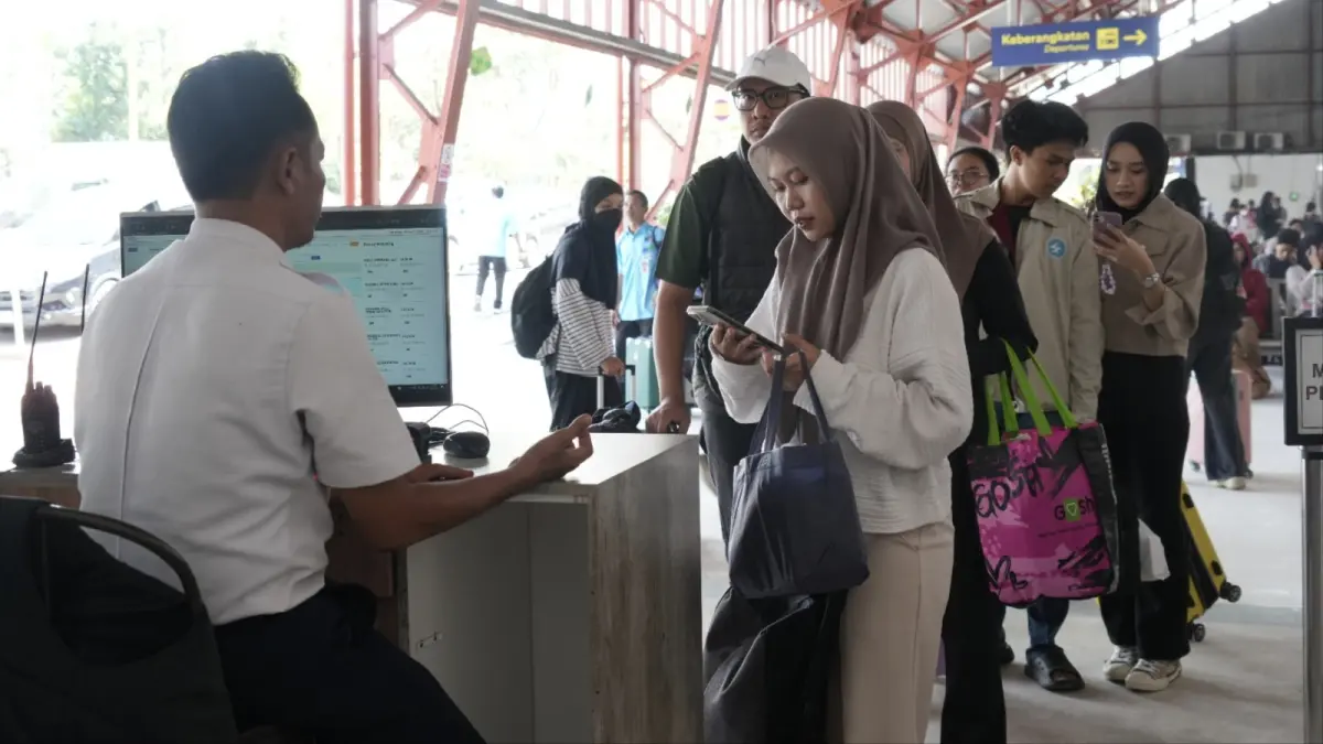 Hampir 200 ribu penumpang menggunakan kereta api selama libur panjang Tahun Baru Islam 1448 H. (KAI)