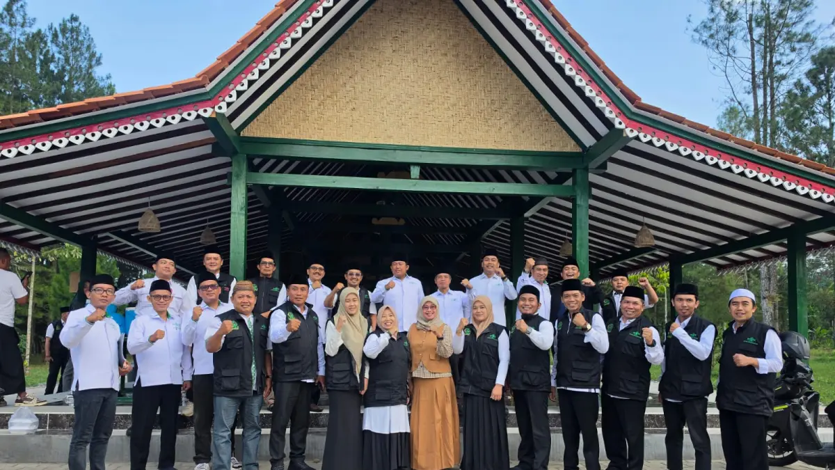 Pengurus Cabang Lembaga Perekonomian Nahdlatul Ulama (PC LPNU) Banyuwangi resmi dikukuhkan oleh PCNU Banyuwangi. (Syaifuddin Mahmud/Radar Banyuwangi)