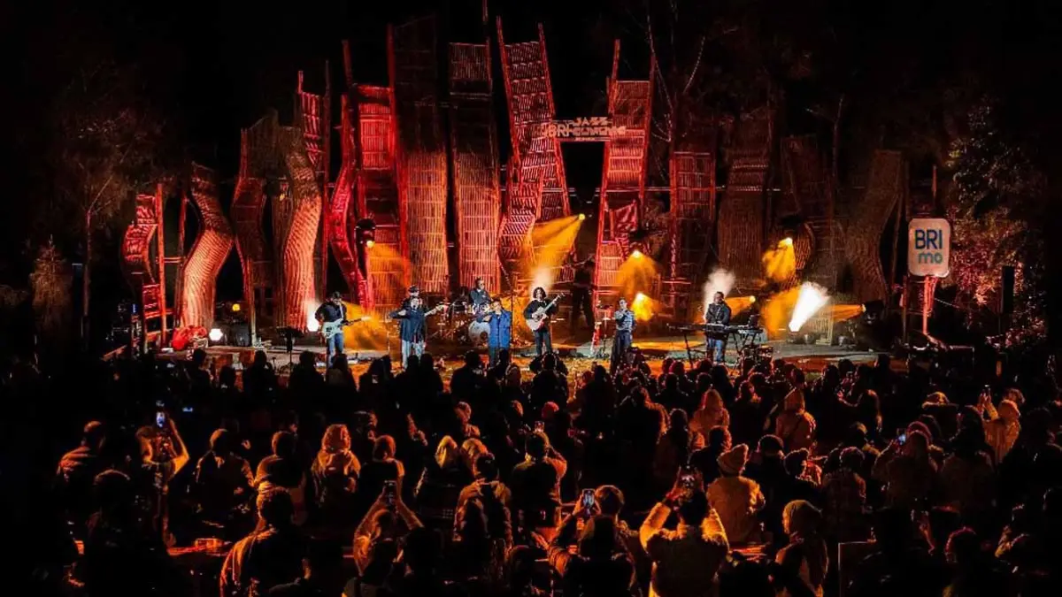BRI Jazz Gunung Series 2026 kembali digelar, perayaan harmoni musik, alam, dan budaya dalam satu pertunjukan. (Foto: BRI)