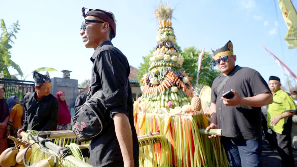 Meriah dan sakral, Tumpeng Takir Sewu Banyuwangi warisan leluhur yang tetap lestari. (banyuwangitourism.com)
