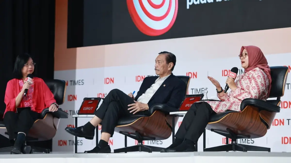 Bupati Banyuwangi Ipuk Fieatiandani ungkap kunci sukses Bansos Digital di ajang Indonesia Summit bersama Luhut Binsar Pandjaitan. (banyuwangikab.go.id)