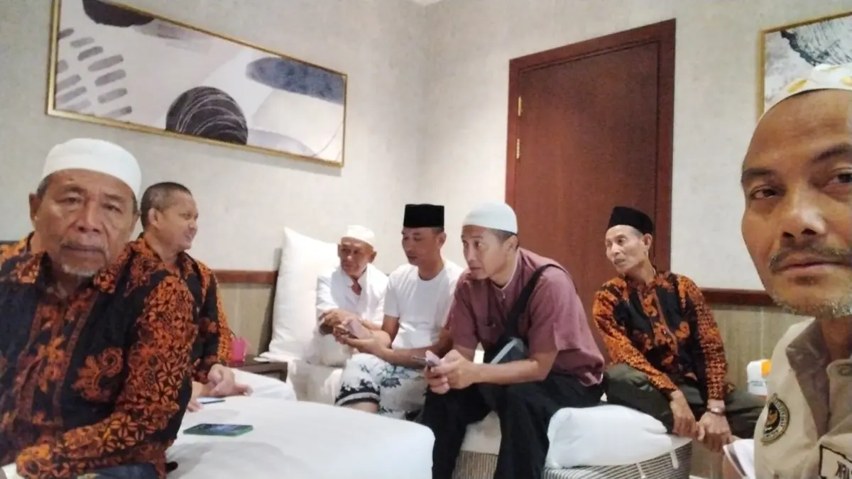 IMBAU JEMAAH TAAT ATURAN: Rapat persiapan kepulangan jemaah haji ke tanah itu di Hotel Gulnar Thaibah, Sabtu (20/6) pukul 16.00 WAS. (Taufik for Radar Banyuwangi)
