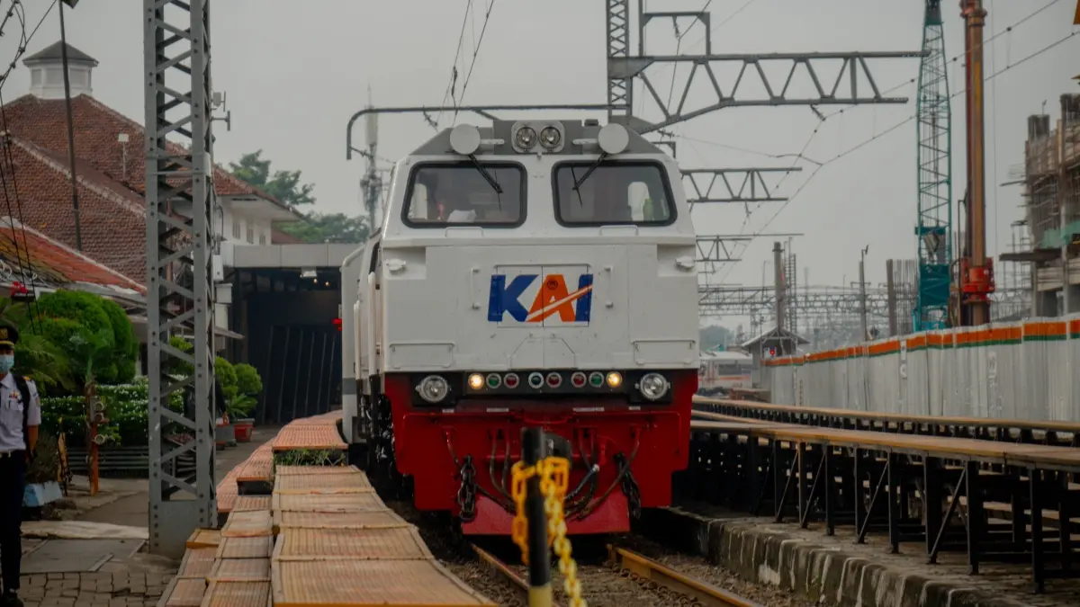 Minat masyarakat bepergian dengan kereta api selama libur sekolah 2026 meningkat. (Pexels/yusuf habibi)