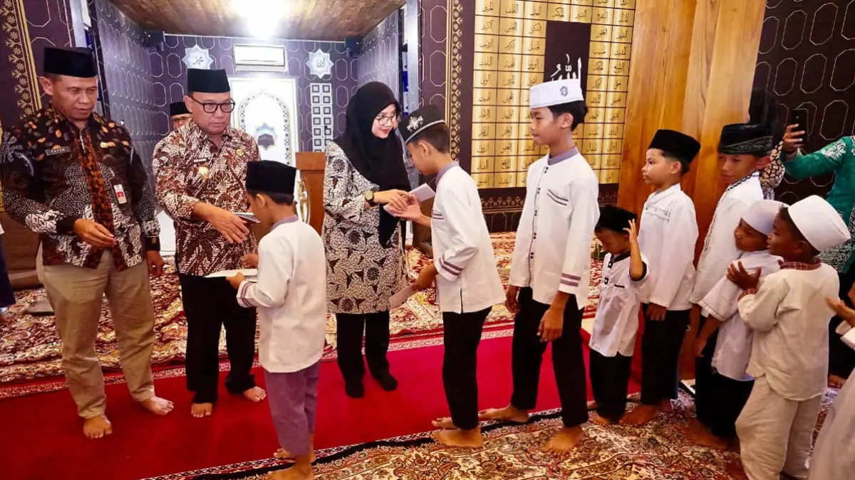 Momentum Hari Asyura, Bupati Ipuk serukan ASN perbanyak sedekah dan pelayanan tulus bagi warga Banyuwangi. (banyuwangikab.go.id)