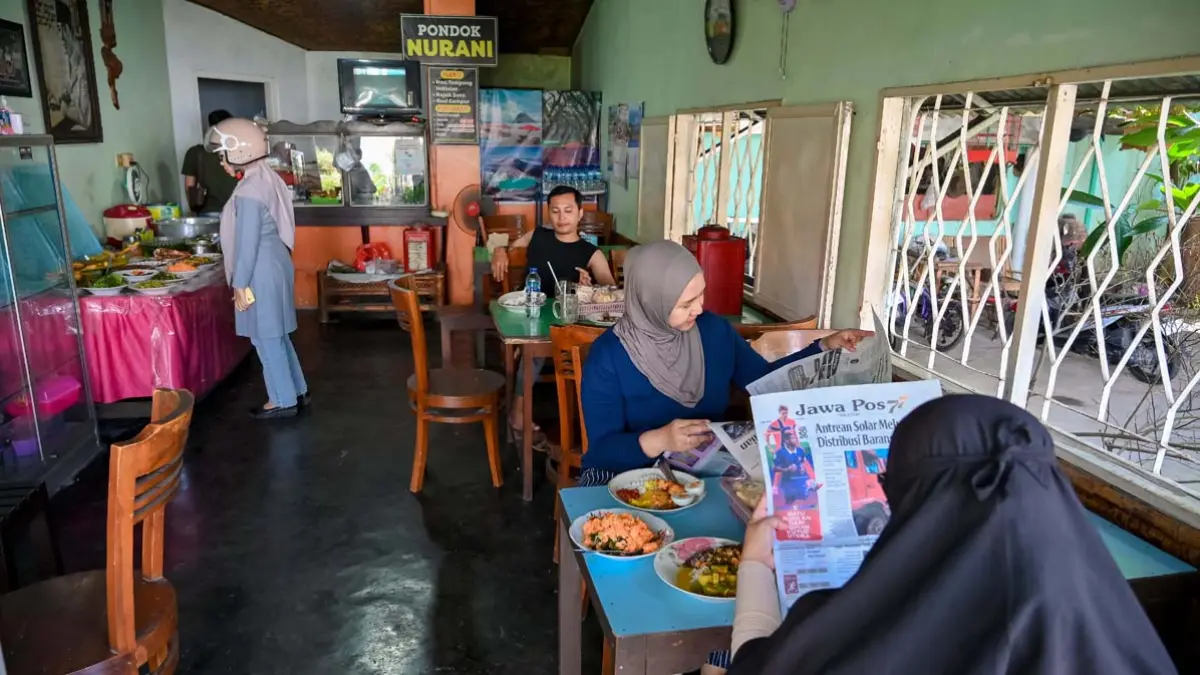 Warung Pondok Nurani buka pada pukul 08.30 sampai sore. Hari libur dan hari besar tutup. (Ramada Kusuma/Radar Banyuwangi)