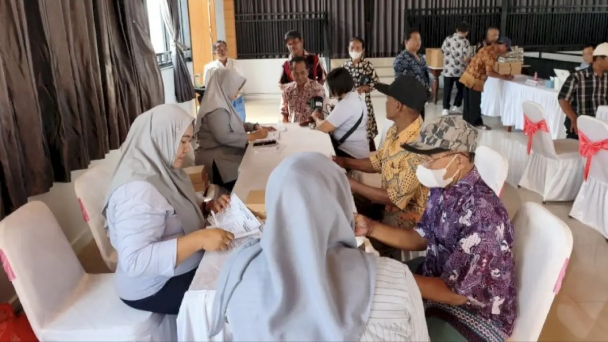 Sowan Ketua Fraksi Demokrat DPRD Jatim dr. Agung Mulyono di Banyuwangi menghadirkan bonus Cek Kesehatan Gratis bagi lebih dari 440 warga. (Istimewa)