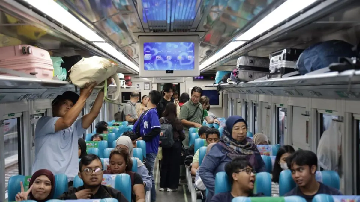 Penjualan tiket kereta api di Daop 2 Bandung naik 7,4 persen saat libur sekolah. (Antara)