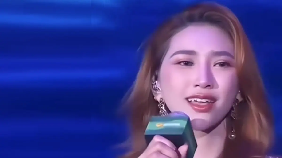 Icha Tampil memukau di Hunan TV lewat lagu Mandarin. (Tangkapan Layar)