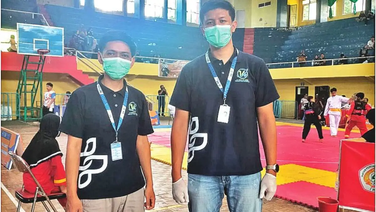 SIAGA: Tim Medicare On Vacation RSU Bhakti Husada melakukan pengawasan pada ajang Poliwangi Student Pencak Silat Championship 2026.(RSU Bhakti Husada untuk Raba)
