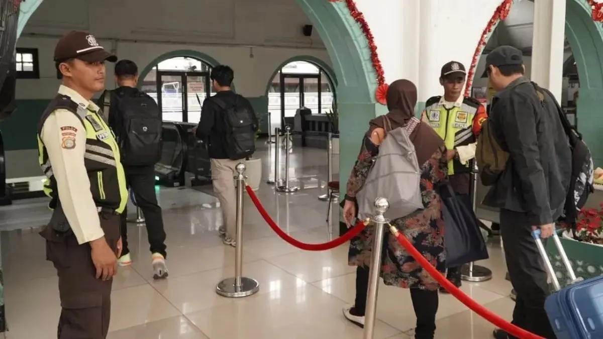 Okupansi kereta api ekonomi komersial KAI Daop 1 Jakarta mencapai 92 persen selama libur sekolah. (Antara)