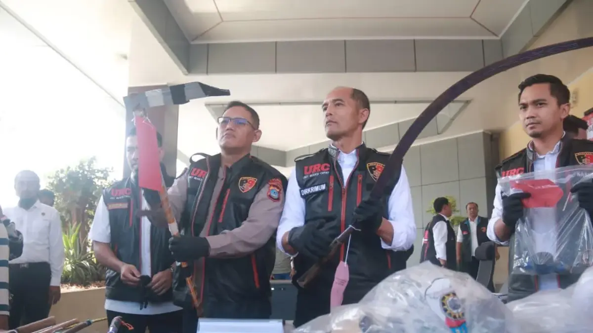 Polda Kalsel sita sajam dan motor, 211 tersangka diproses hukum. (Humas Polri)