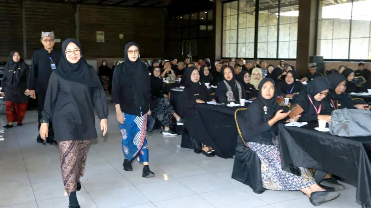 Bupati Ipuk Fiestiandani dalam rakor yang diikuti para pemangku kepentingan bidang kesehatan di Banyuwangi beberapa hari lalu. (Humas Pemkab Banyuwangi)