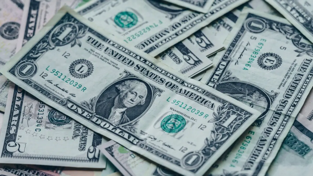 Rupiah berpotensi kembali melemah setelah pasar merespons negatif defisit neraca perdagangan Indonesia Mei 2026 sebesar USD1,61 miliar. (Pexels/Burst)