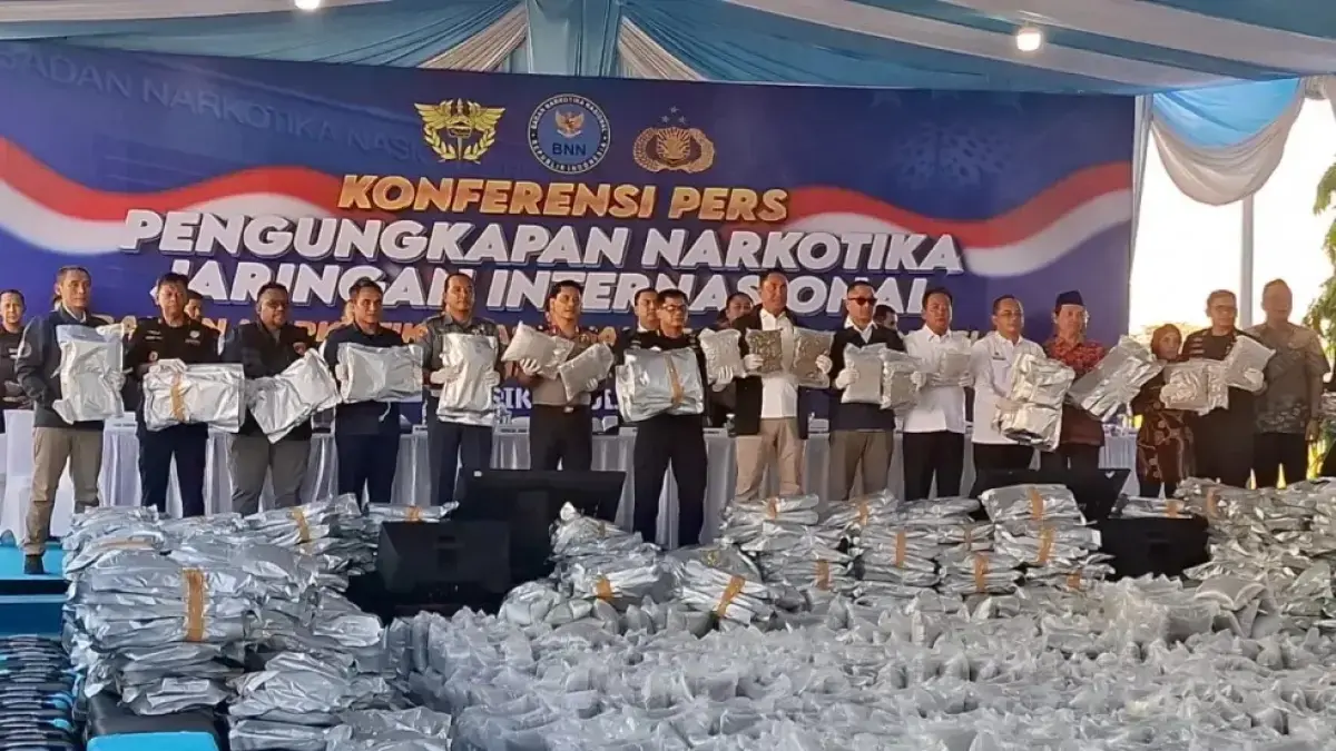 Sebanyak 12 orang ditangkap dalam kasus penyelundupan 3,37 ton narkotika ganja di Gresik, Kamis (2/7). (Dokumentasi Radar Gresik)