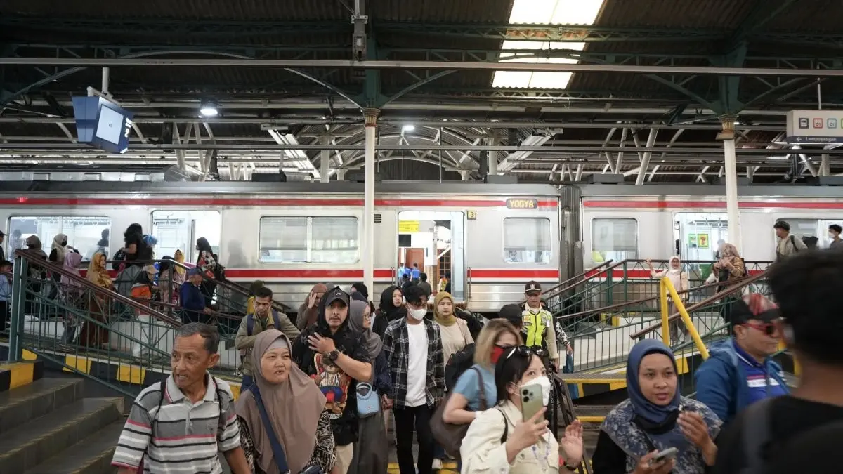 Lonjakan penumpang kereta api di KAI Daop 6 Yogyakarta mencapai 40 persen pada awal Juli 2026 seiring libur sekolah. (Antara)
