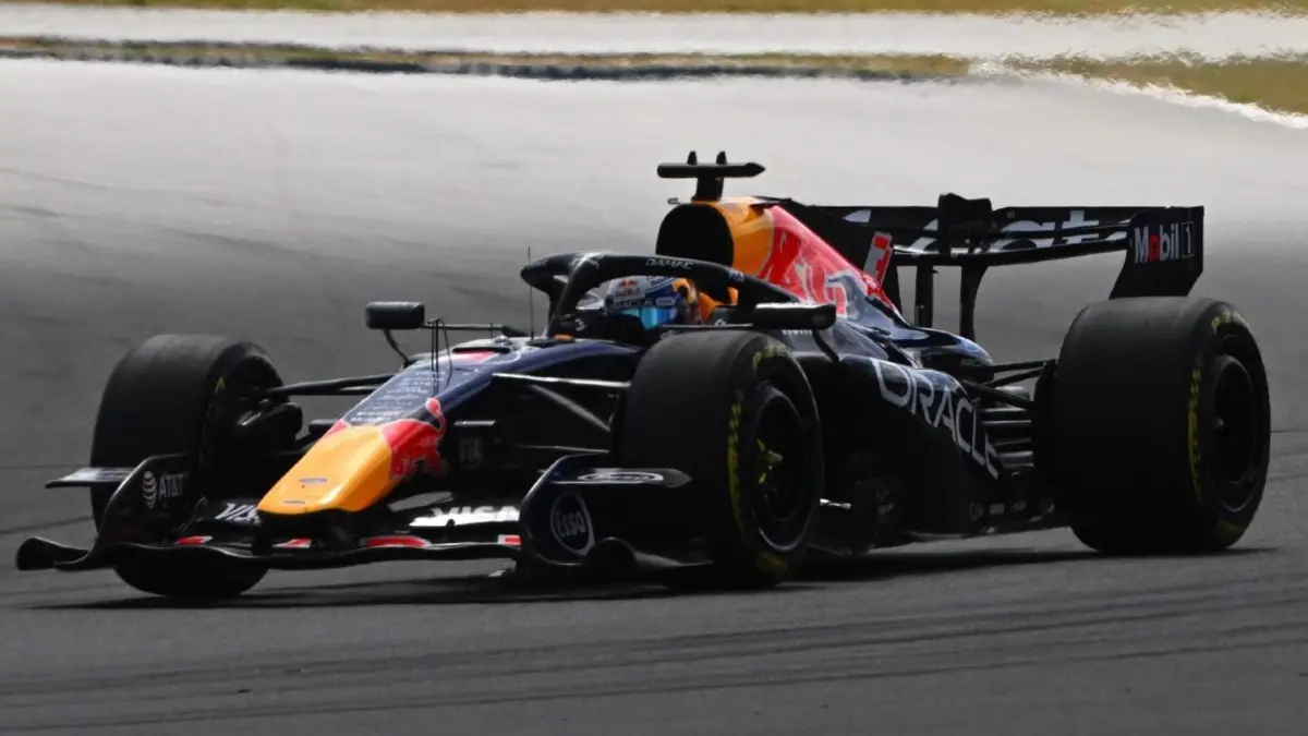 Kecepatan mobil Red Bull yang dikemudikan Max Verstappen sebelum dipaksa masuk garasi lebih awal. (Red Bull Racing)